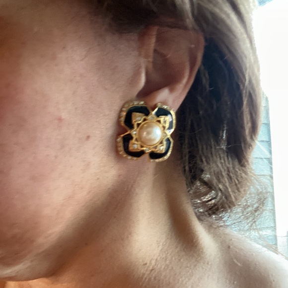 Stunning vintage Joan Rivers clip on earrings - Picture 8 of 8